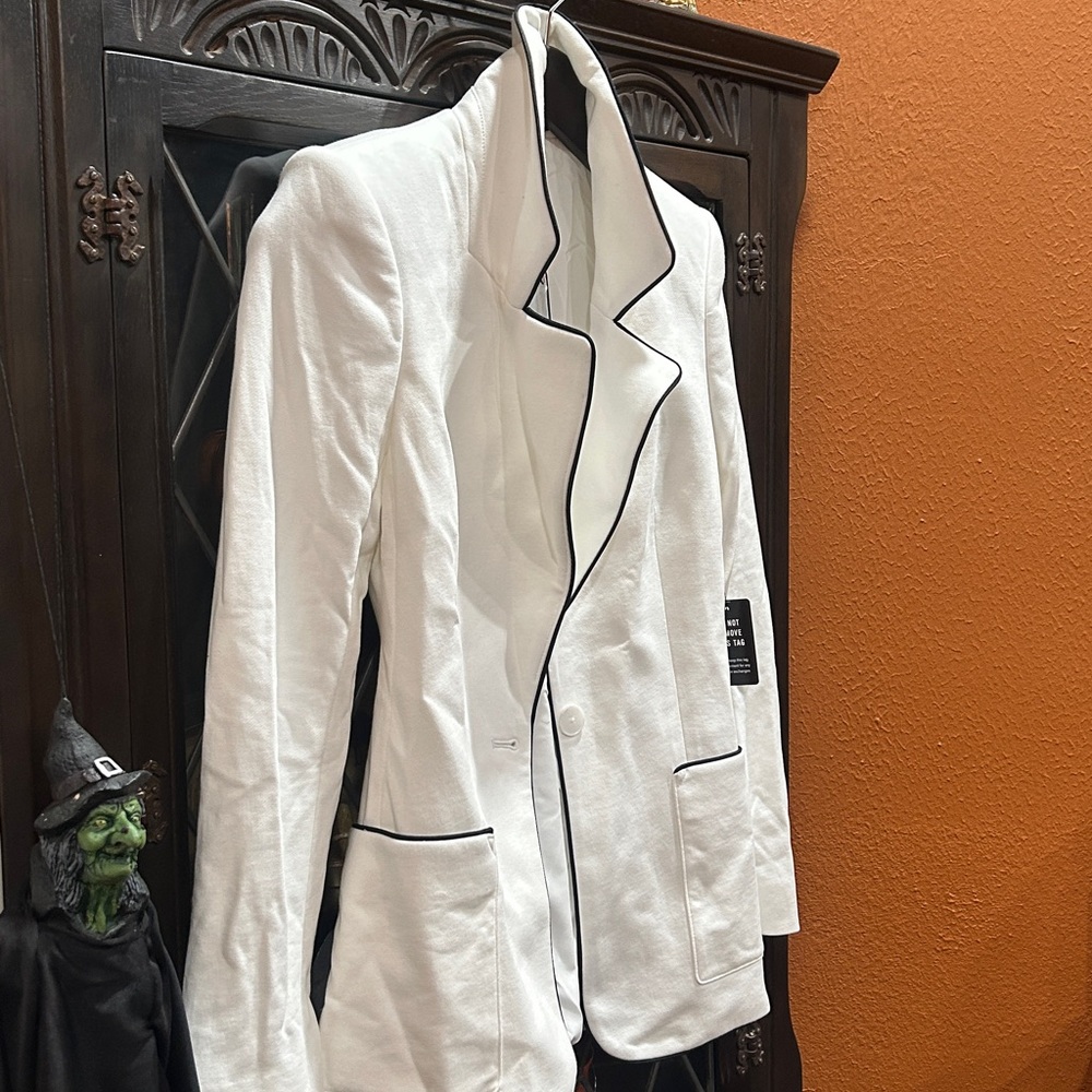 Express Ivory Blazer with Dark Accents